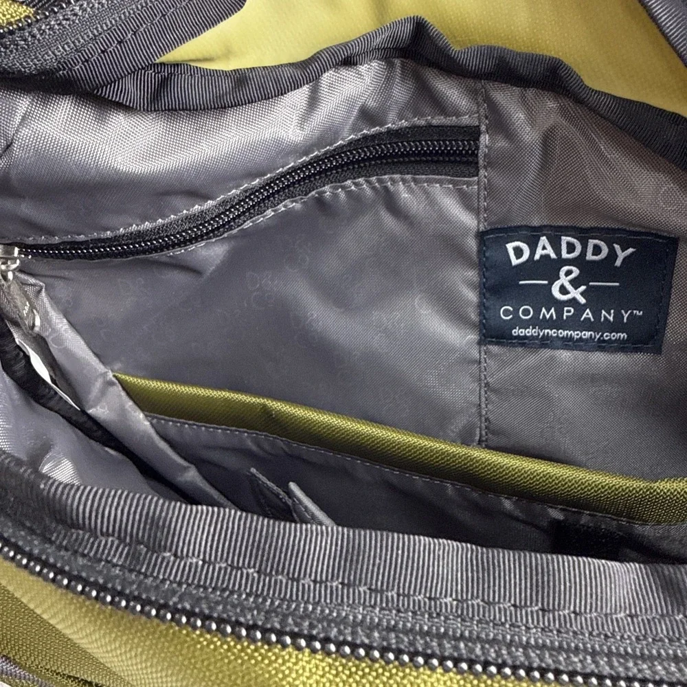 Diaper Bag Daddy & Company The Slide Dad Or Mom Messenger/Diaper Olive Grey NWT
